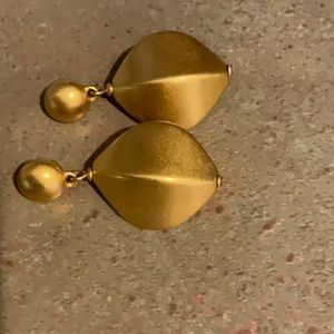 Beautiful matte gold earrings!  Designer and very good looking.